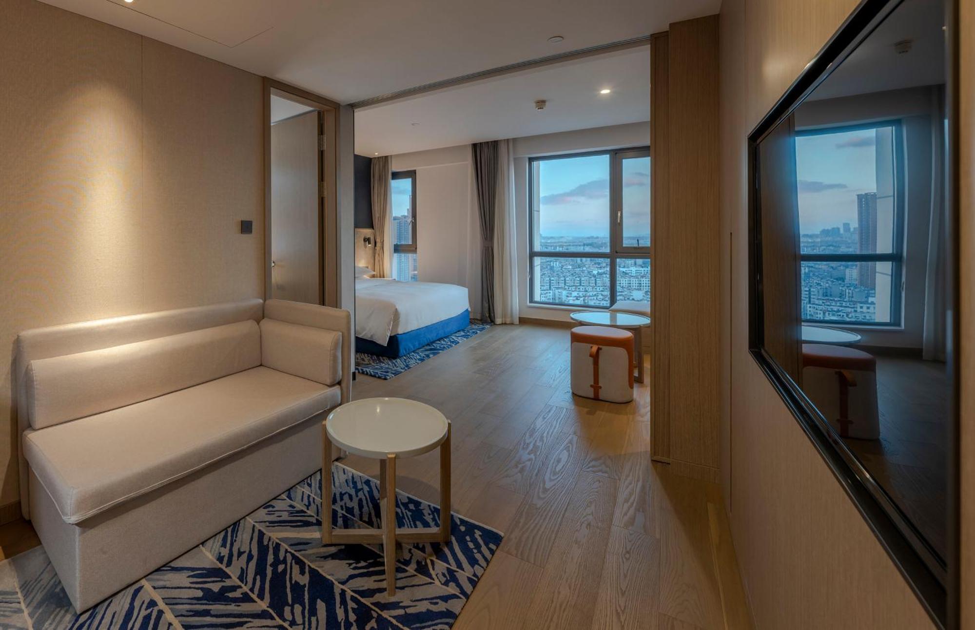 Holiday Inn Express Kunming West By Ihg Exteriör bild